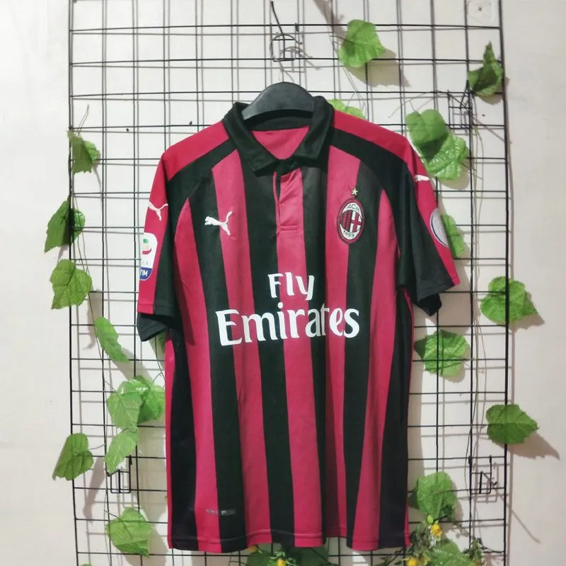 AC Milan Home Shirt/Jersey 2018 - 2019 photo 1