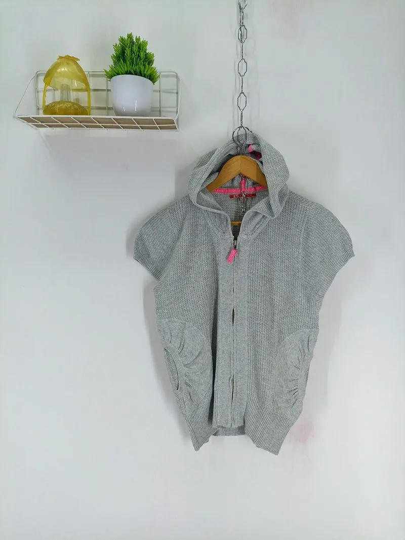 KNITWEAR SLEEVELESS IMPOR photo 1