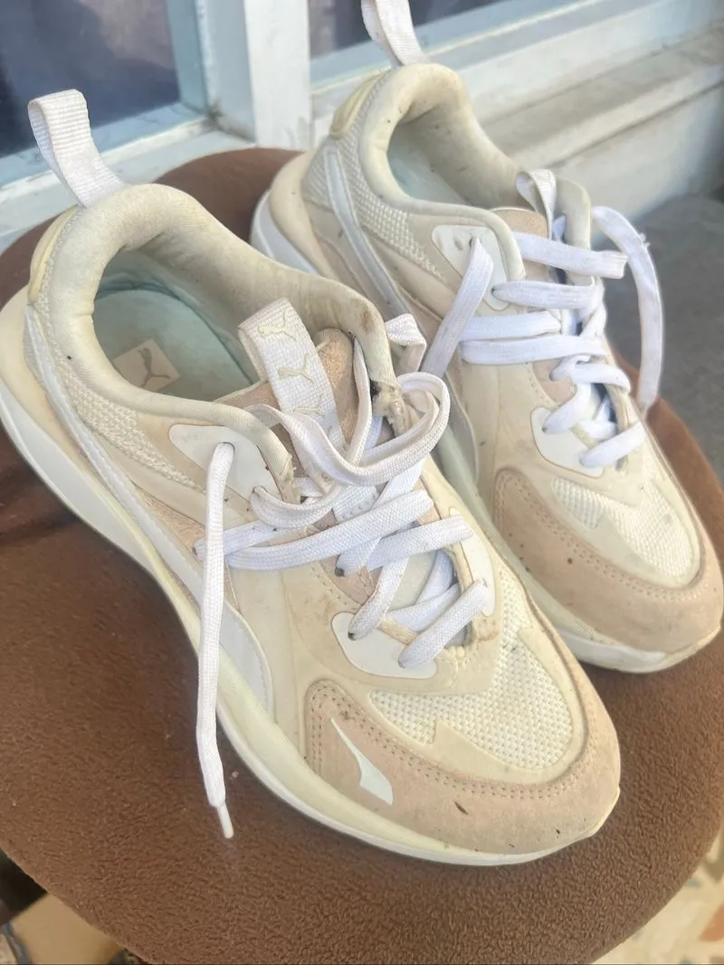 Puma running shoes photo 1