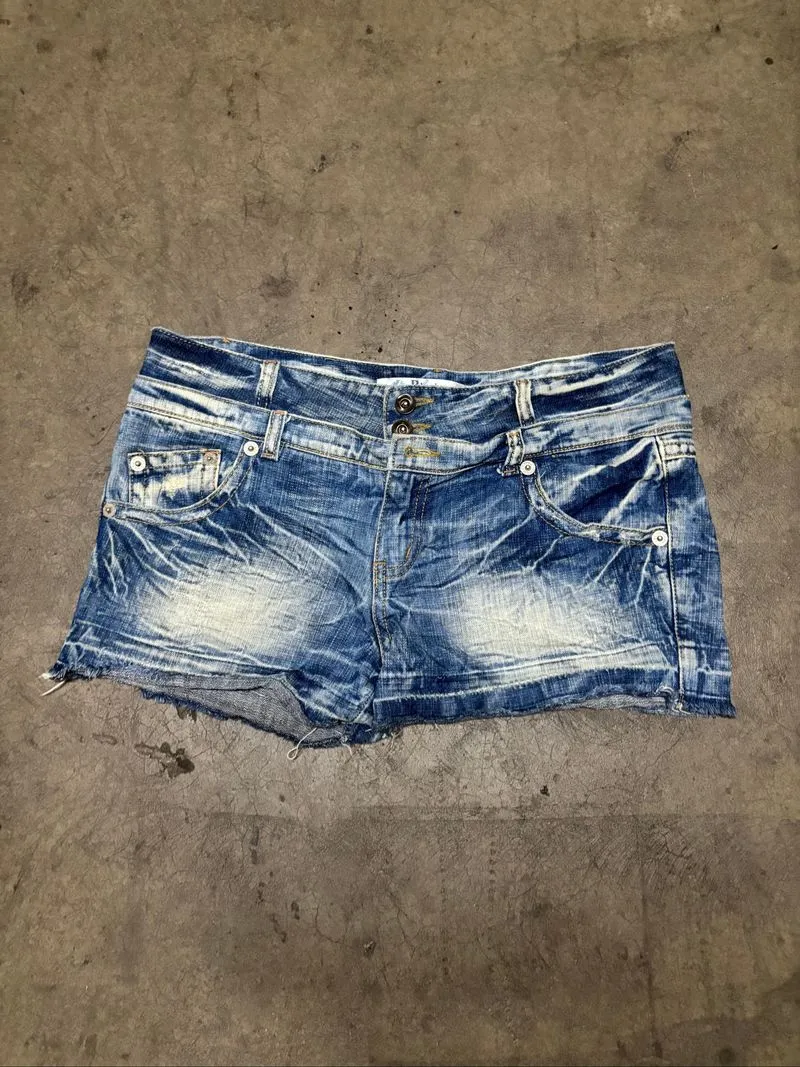 Y2k style short pants photo 1