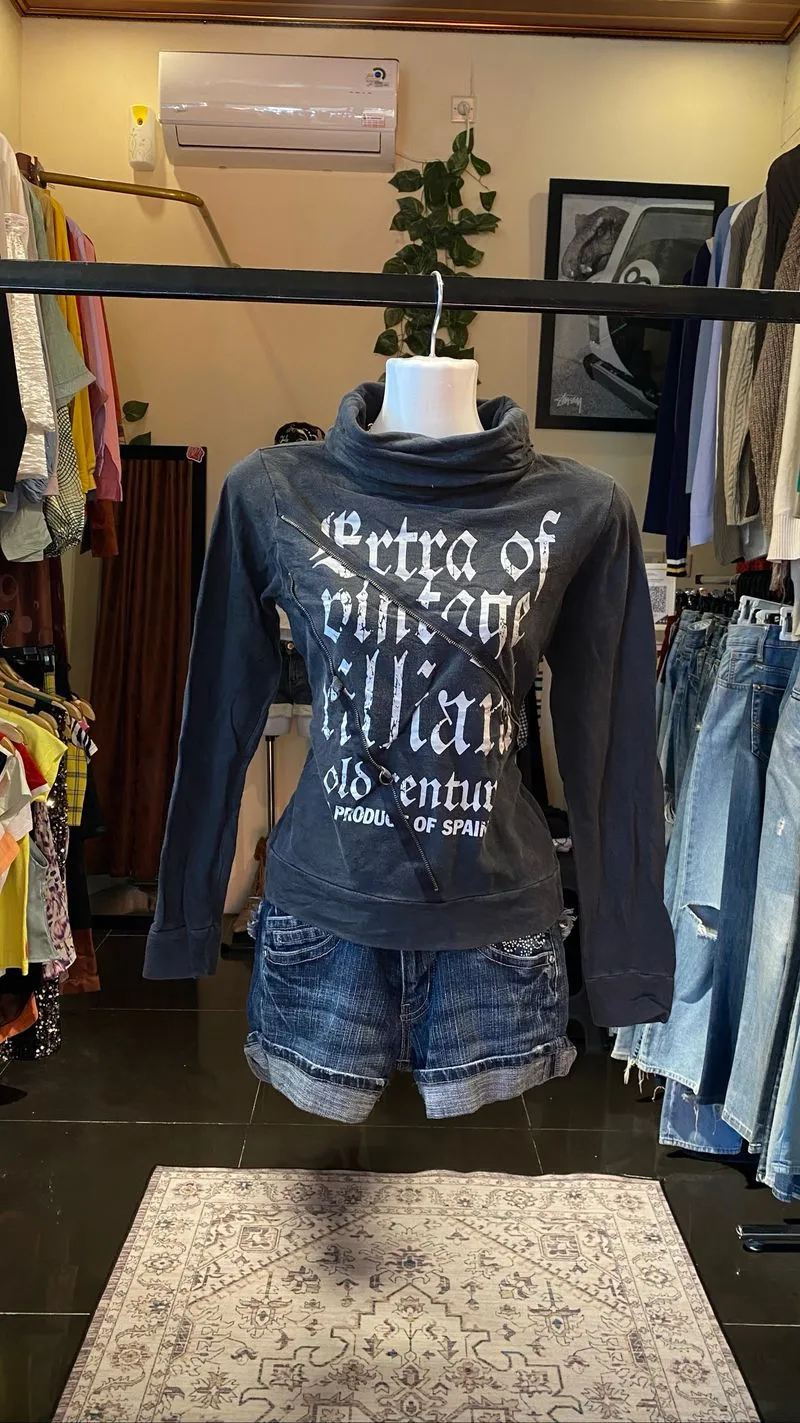 Fleur & Parfum Punk poem style sweatershirt photo 1