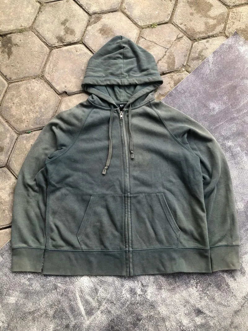 hodie uni qlo  photo 1
