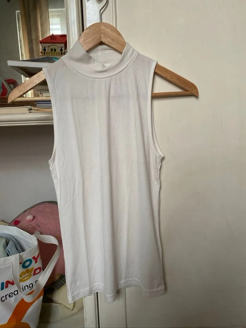 Stradivarius T-shirt Wanita white photo 1