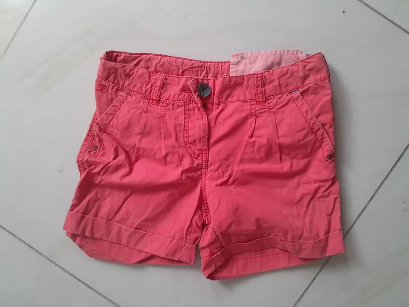 Red shorts kids photo 1