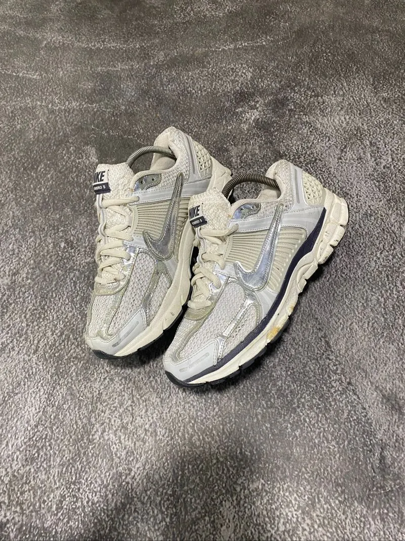Nike Zoom vomero 5 photon dust photo 1