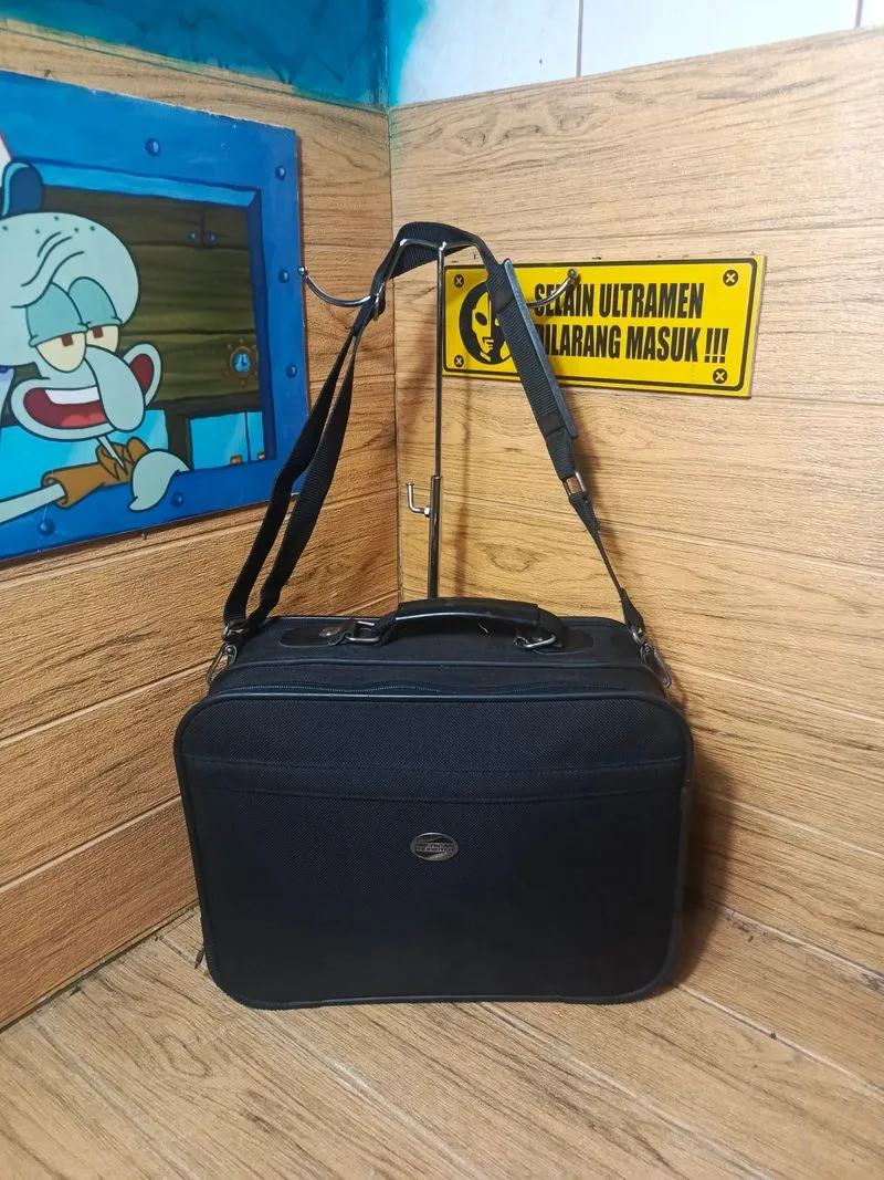 Tas kerja / mini cover bag American Tourister second origina photo 1