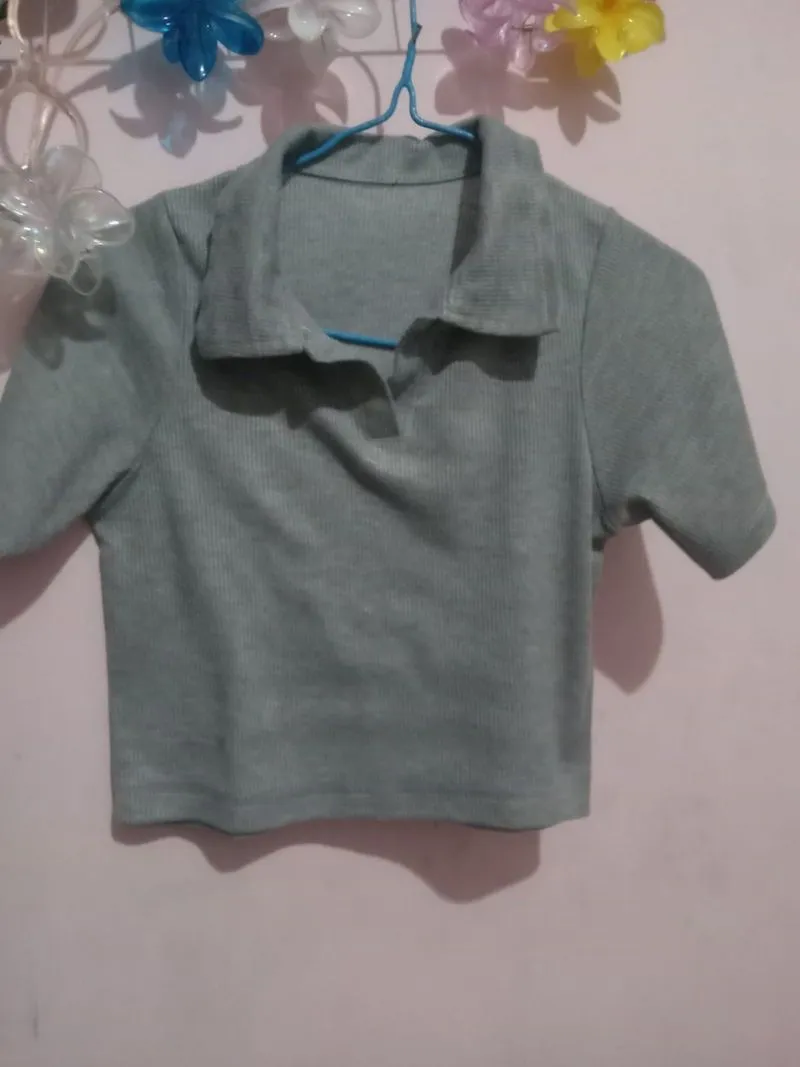baju atasan wanita preloved harga mulai 10k-25k photo 1