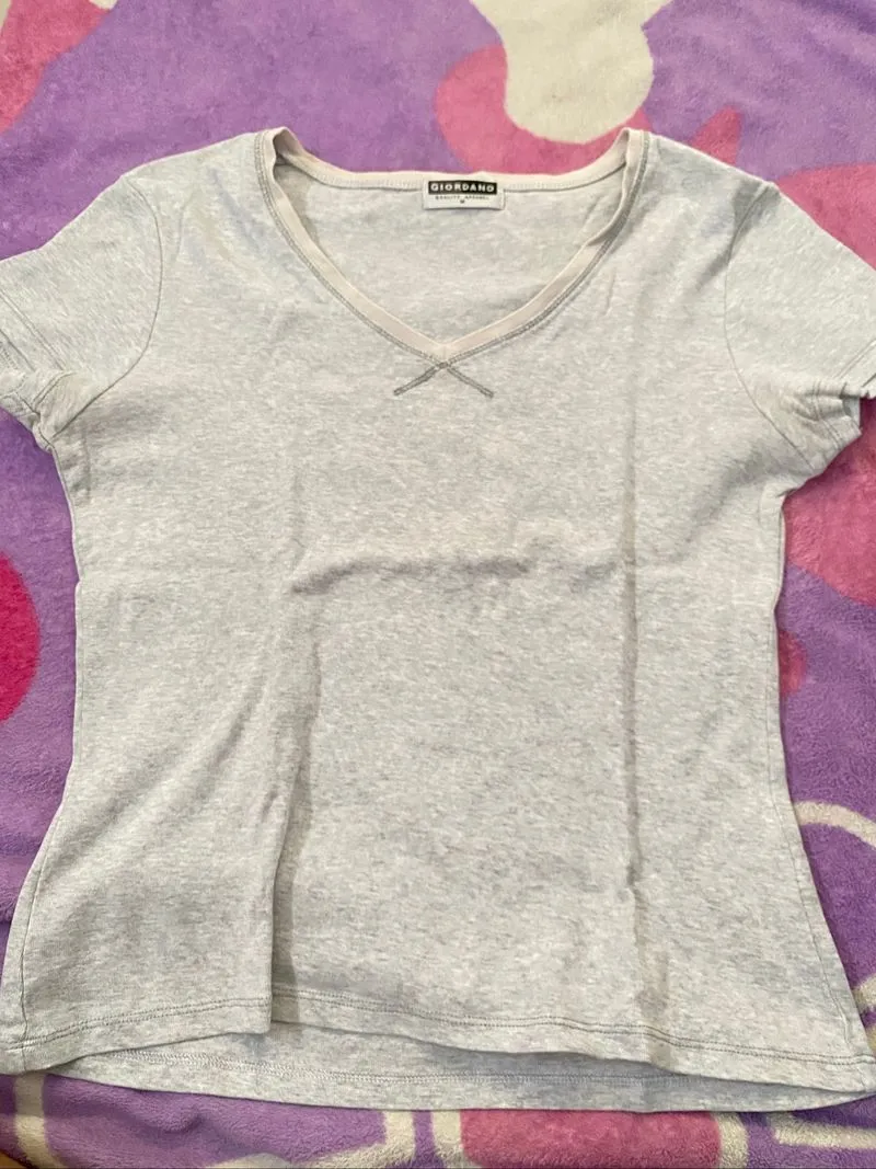 Giordano Women's V-Neck Tee  photo 1