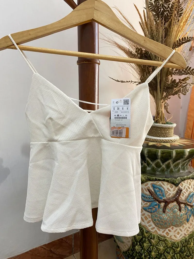 Pull & Bear Casual Crop top Wanita white photo 1