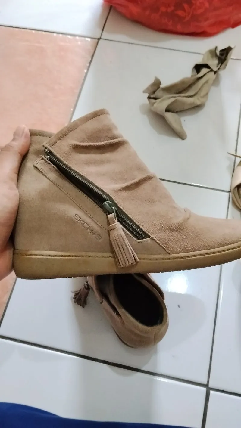 Women suede Skechers ankle boots photo 1