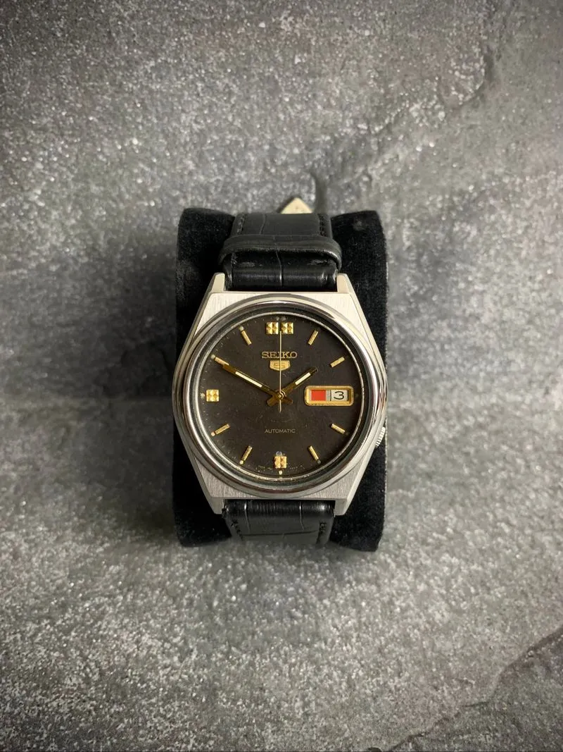Seiko Hitam photo 1