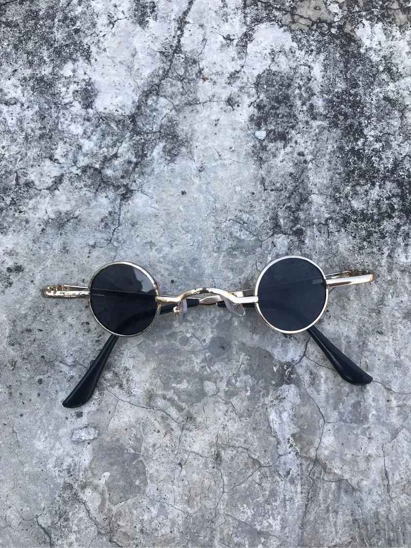 Vintage sunglases photo 1