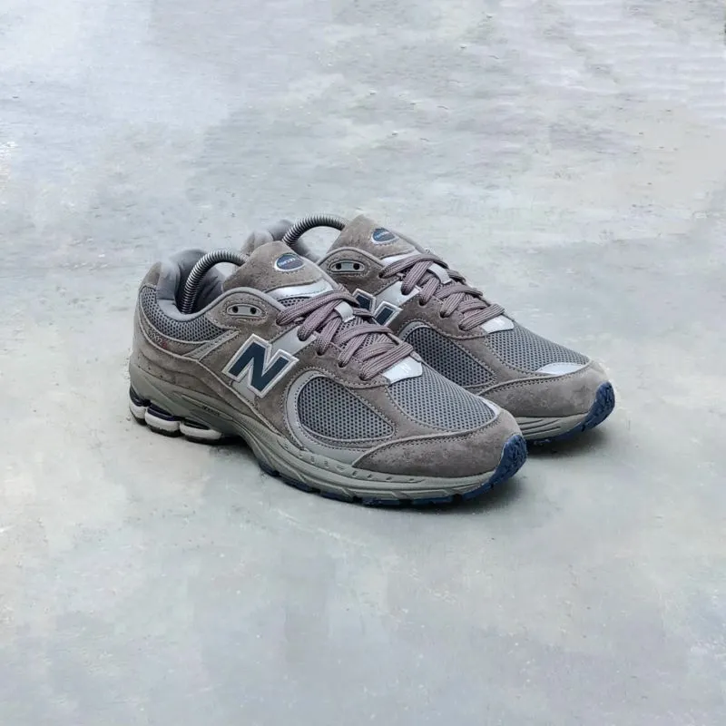 New Balance Sportswear Casual Sneakers Pria tan navy photo 1