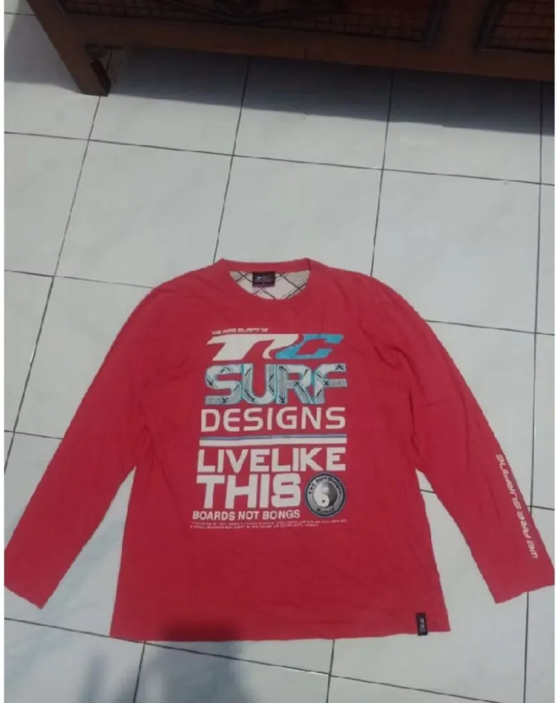 T&C Surf Design Longsleeve SZ L photo 1