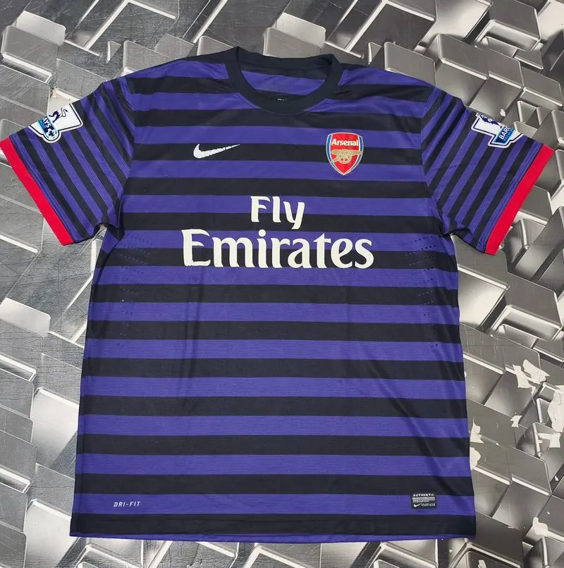 Jersey Arsenal Away 2012/2013
Original Nike (Vermaelen #5) photo 1