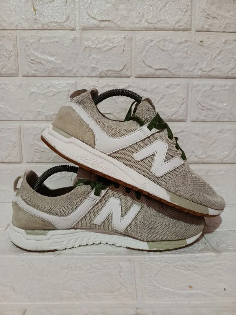 New Balance 247 Beige White photo 1