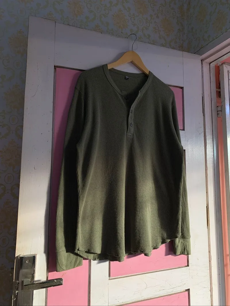 Uniqlo Waffle Henley T Olive Green Army Long Sleeve Knit photo 1