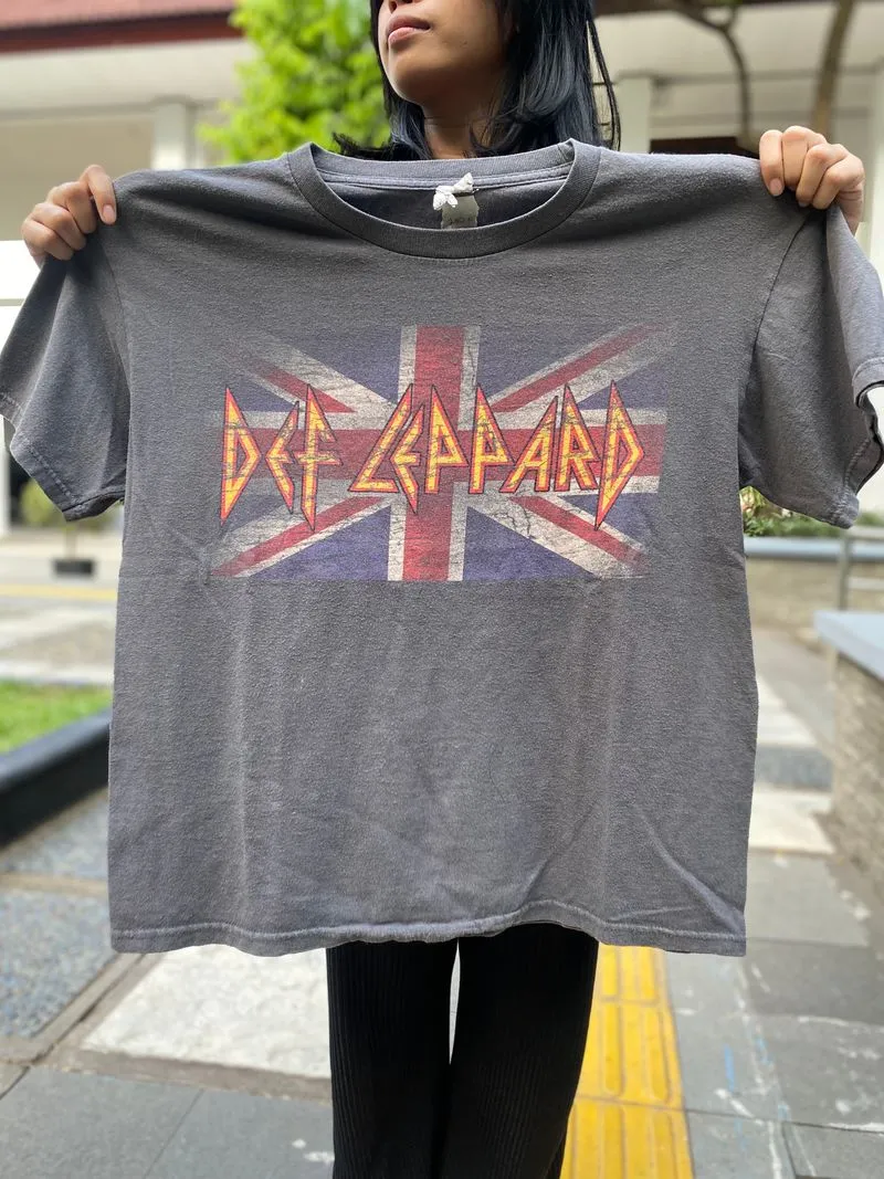 Vintage Grunge T-shirt Pria red gray photo 1