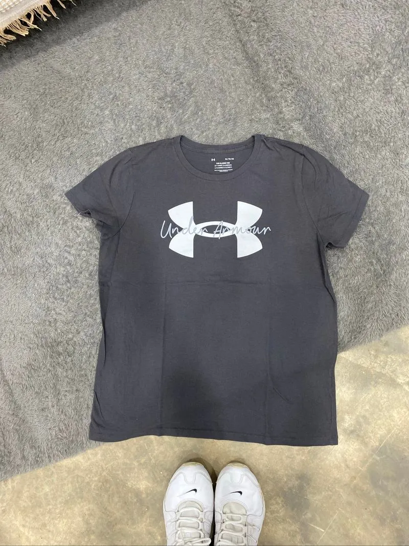 Under Armour women gym shirt photo 1