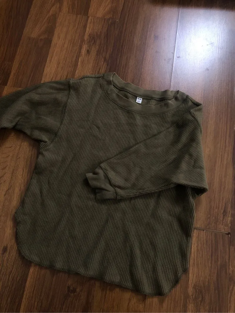 uniqlo longsleeve  photo 1