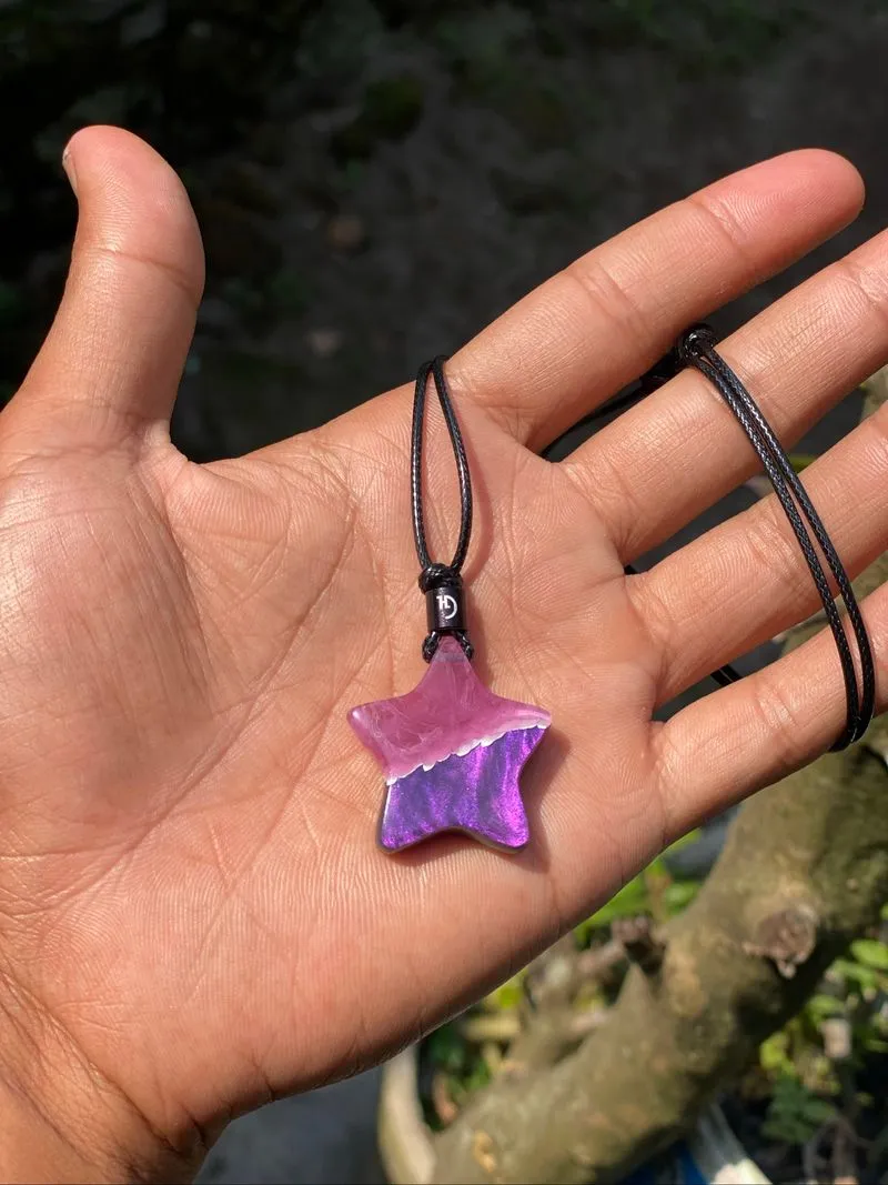 Kalung resin star glow in the dark photo 1