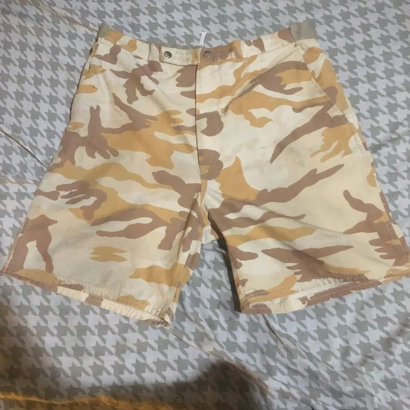 Vintage camo shorts photo 1