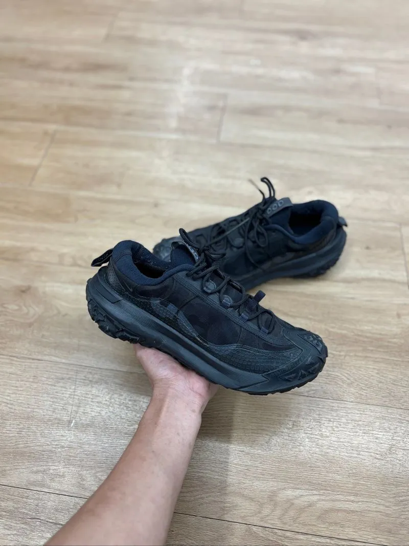 ACG Mountain Fly 2 Low triple black. photo 1