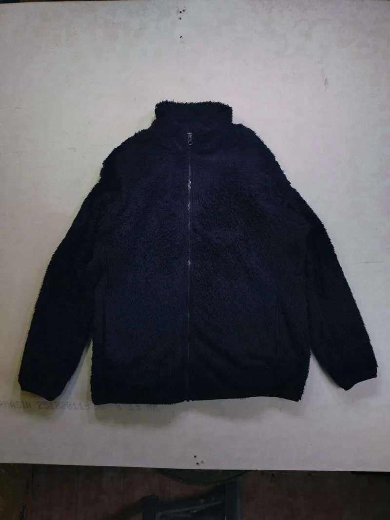 Uniqlo Fluffy Fleece Jacket - Jaket Bulu Hitam Nyaman photo 1