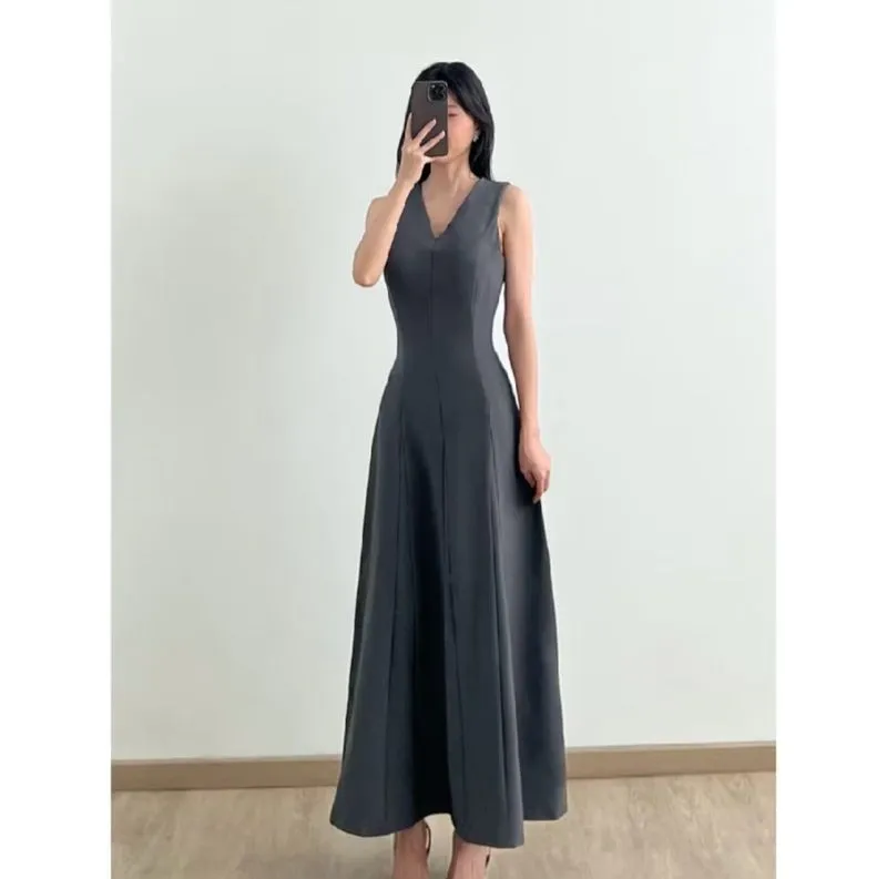 Dress v-neck photo 1