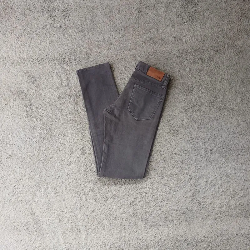 Celana Panjang Jeans Uniqlo Original Basic Tapered T-000 photo 1