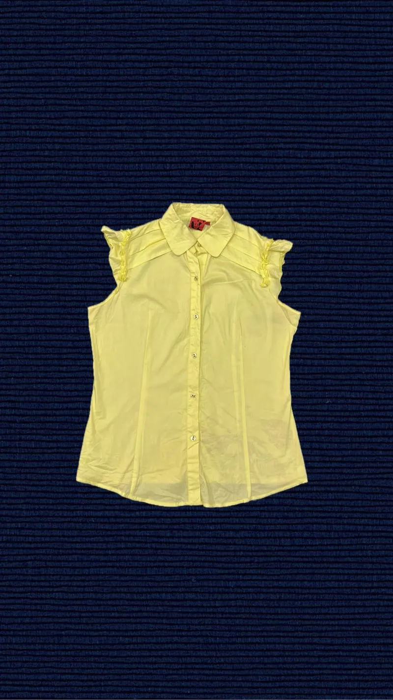 sleeveless shirt with details ruffle photo 1