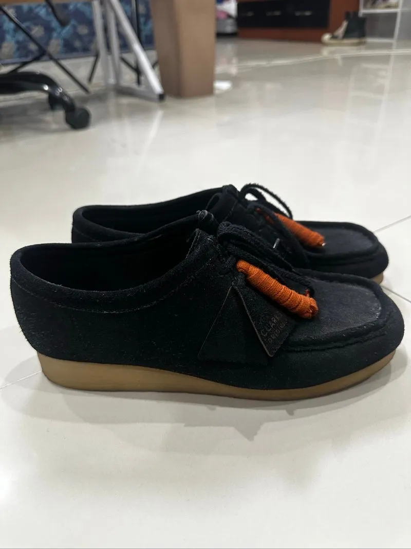 clarks wallabees black photo 1