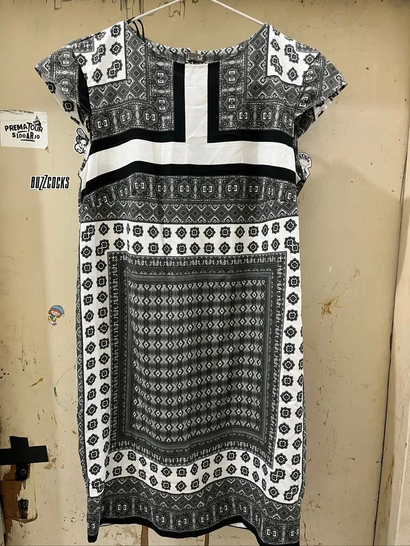 Dress made in Vietnam  photo 1