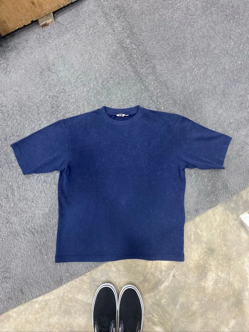 Uniqlo navy polyster shirt photo 1