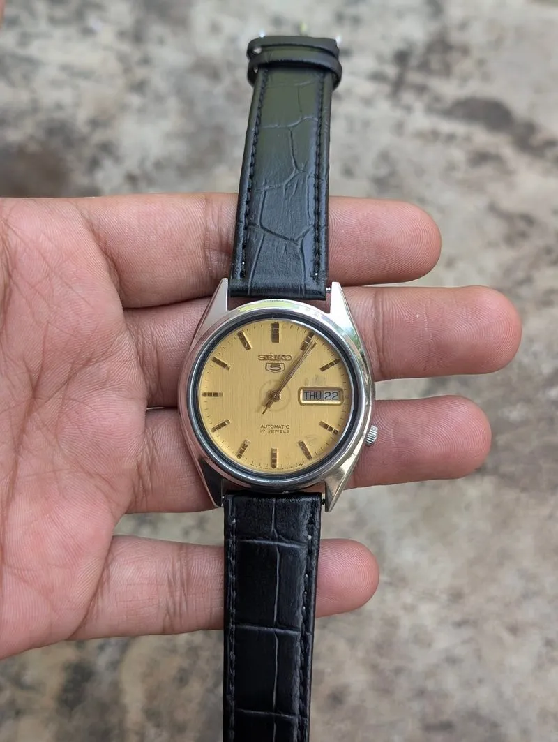 Seiko 5 gold vintage photo 1