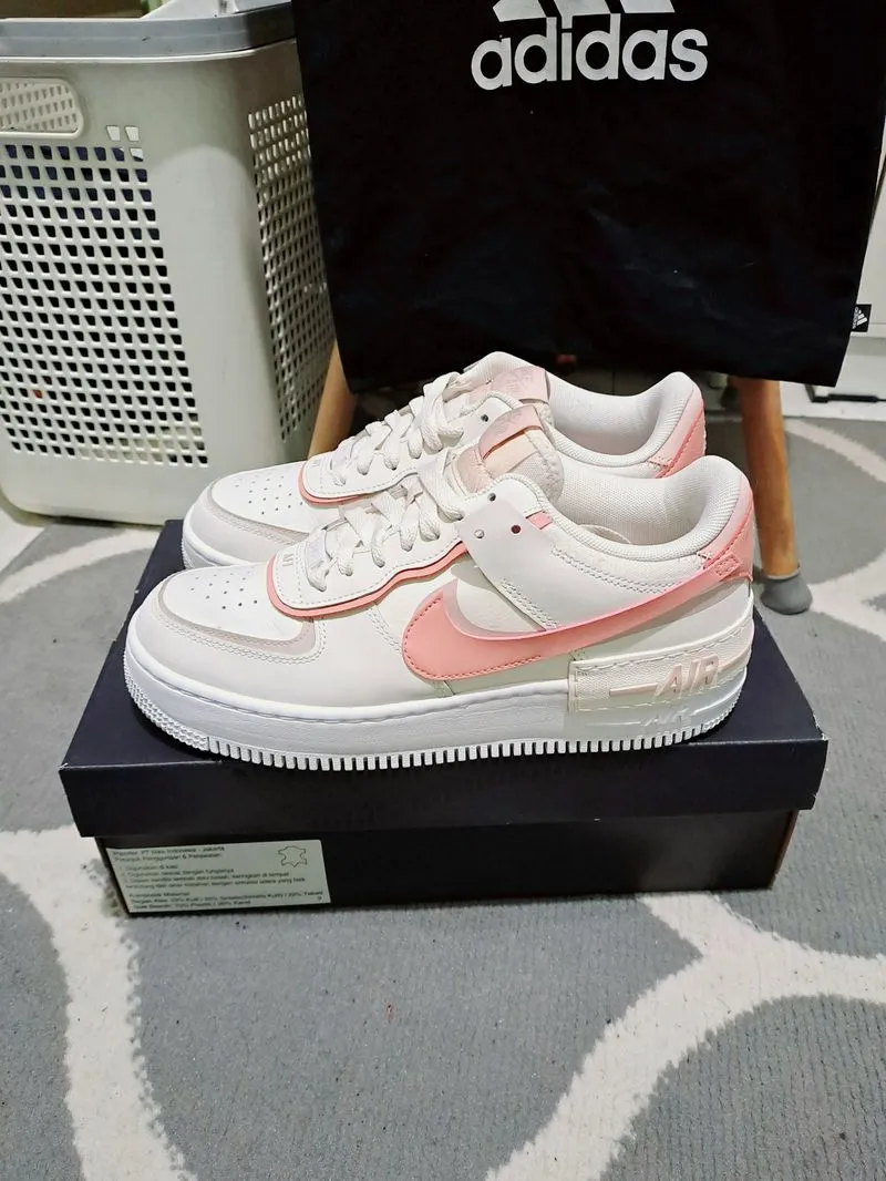 Nike Air Force 1 Shadow Red Stardust photo 1