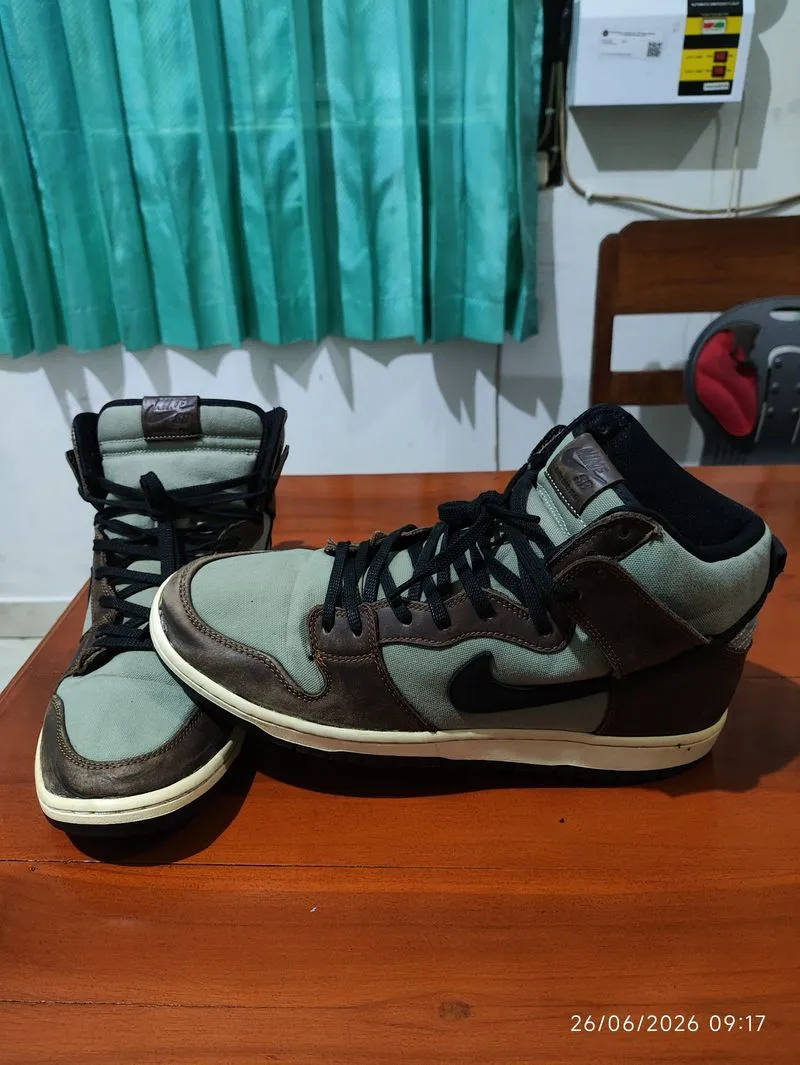 Sepatu Nike SB Dunk High Baroque Brown photo 1