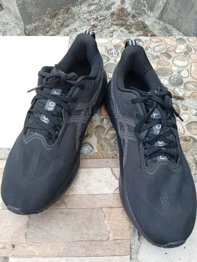 Sepatu Running Asics Hitam photo 1