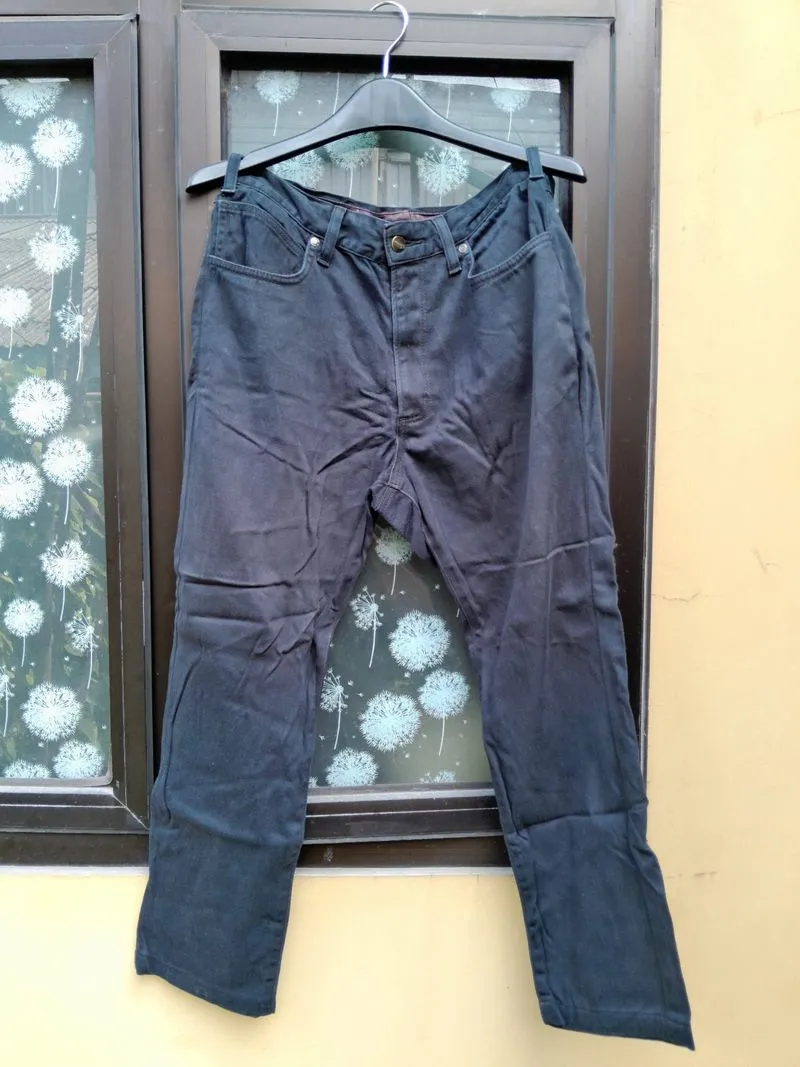 Chino Wrangler Hitam photo 1