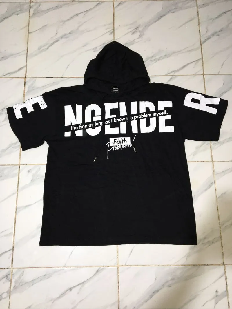 Tshirt Beaumere Hoodie photo 1