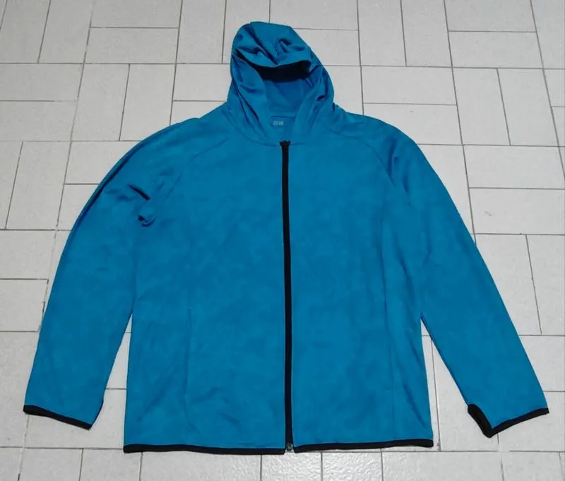 Jaket Sport Running Uniqlo Dry Ex Biru Motif Camo  photo 1