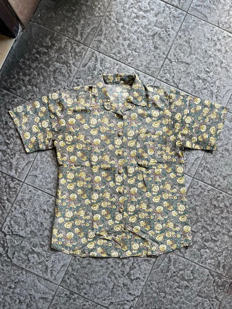 Vintage Kemeja Motif bunga photo 1