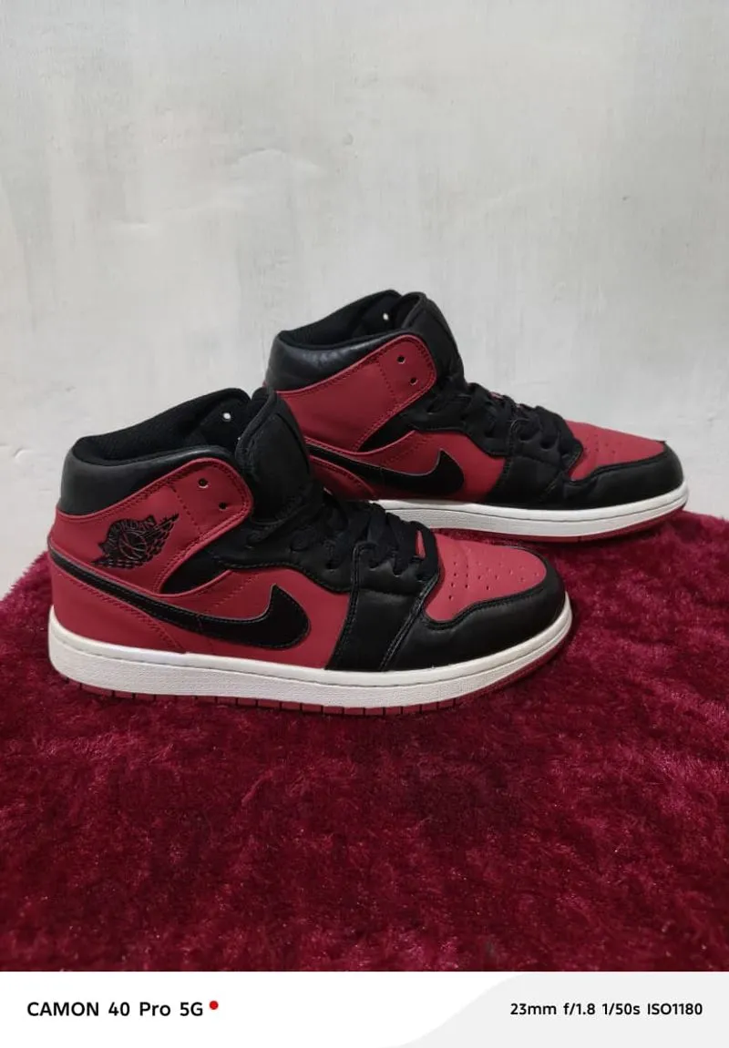 AJ1 Mid Reverse Bred photo 1