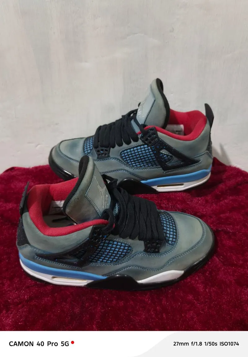 Air Jordan Retro 4 Travis Scott photo 1