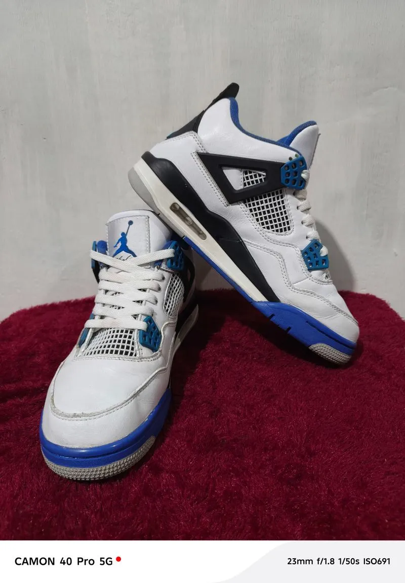 Air Jordan Retro 4 "Motorsports" photo 1
