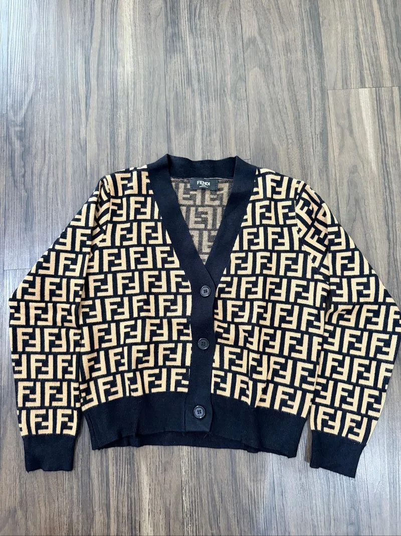 Cardigan  photo 1
