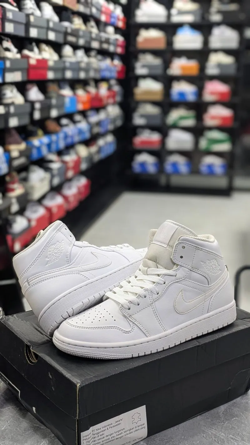 NIKE AIR JORDAN 1 MID TRIPLE WHITE  photo 1