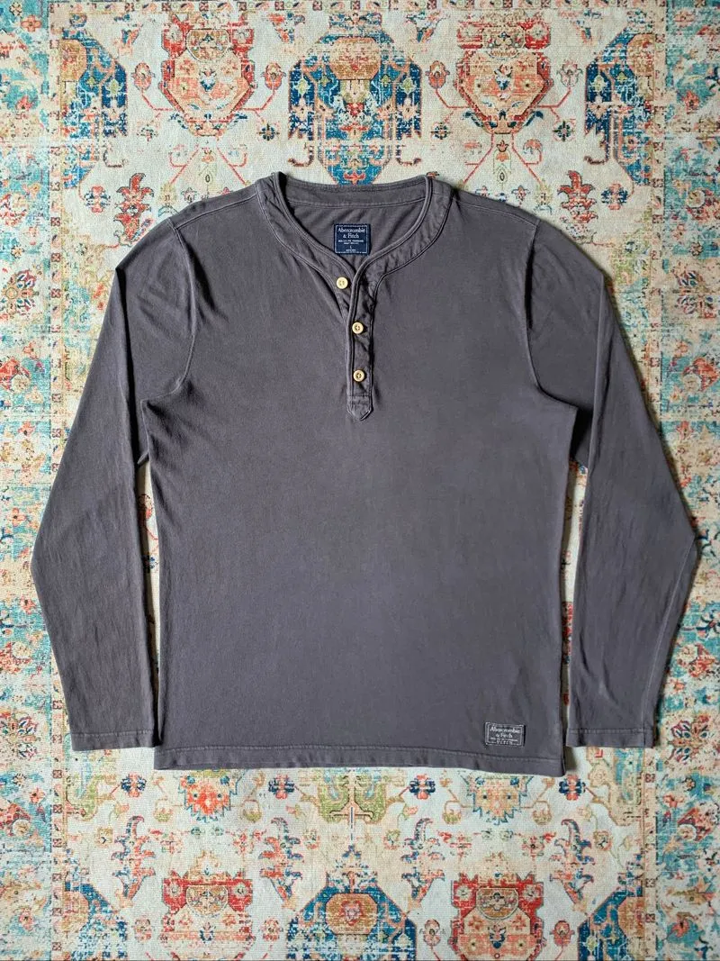 Abercrombie & Fitch Henley photo 1