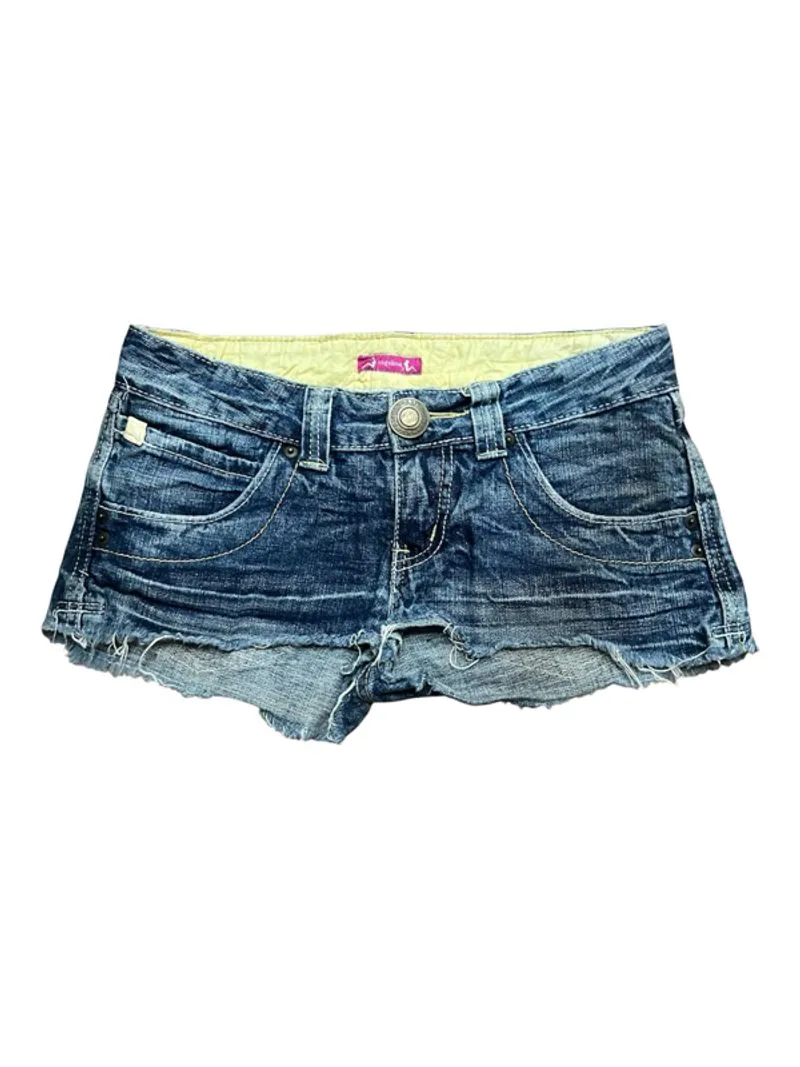 Angelina Hotpants photo 1