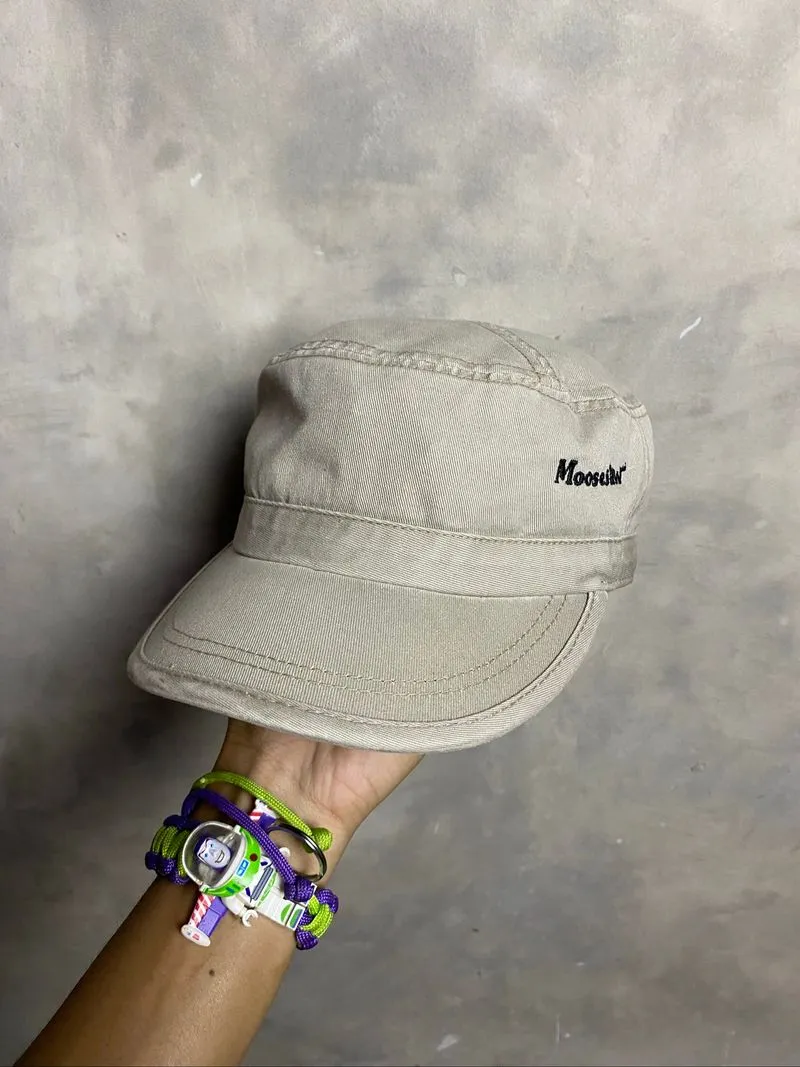 Y2K Cadhet Hats Moosejaw Broken white colour photo 1
